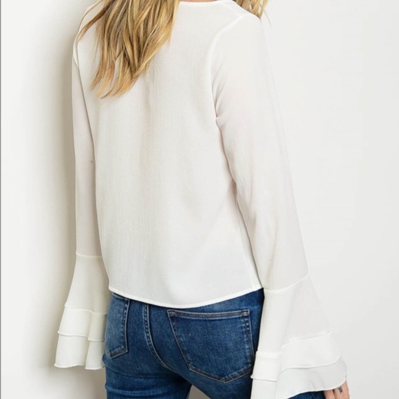 ⚠️only 1 left⚠️bell-sleeve sparkle off white top - Picture 4 of 8